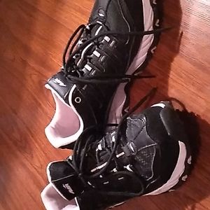 Avia size 8